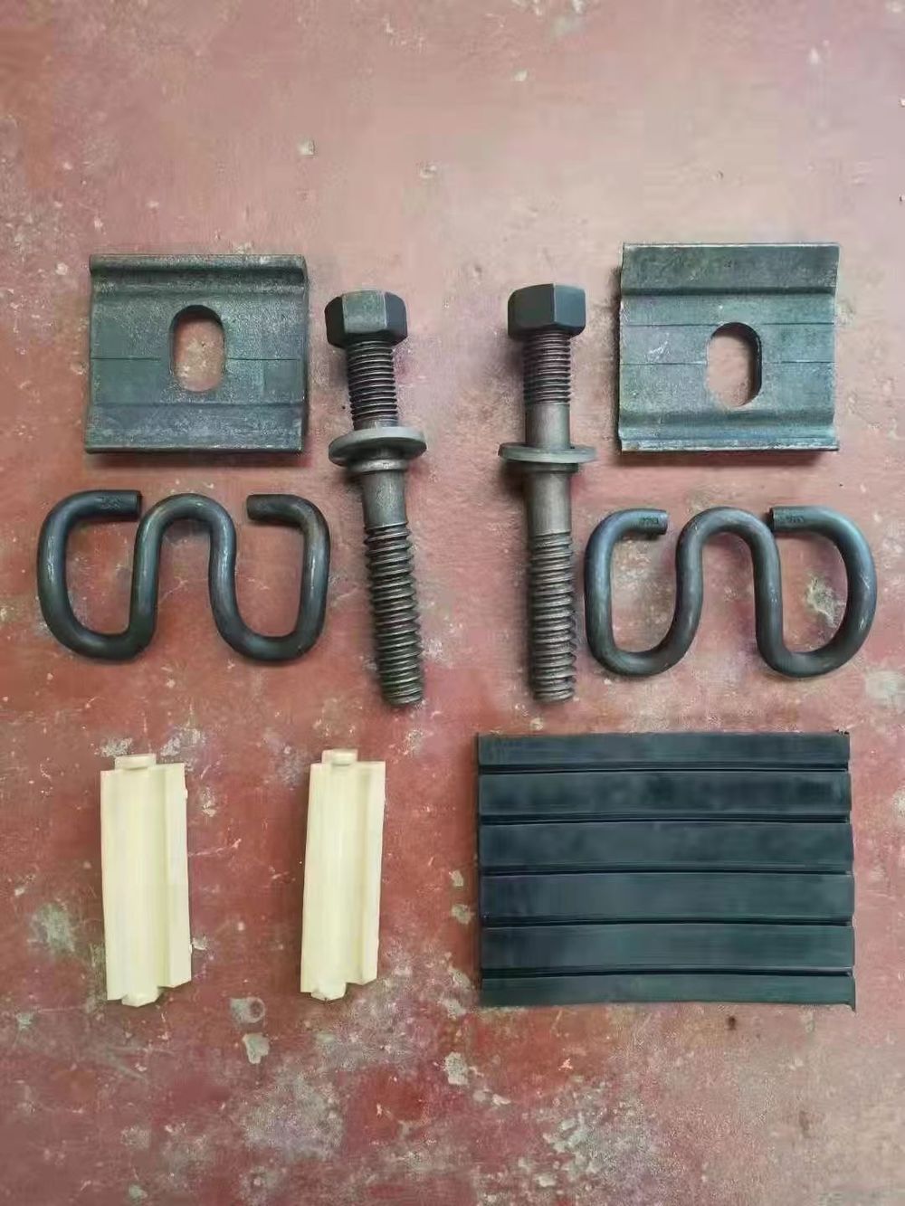 轨道及安装附件